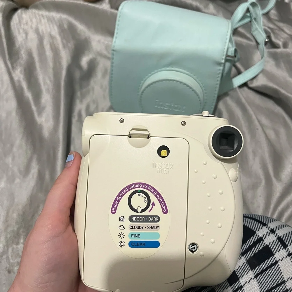 Fujifilm Instax Mini 7S Instant Camera - White with Light Blue Case